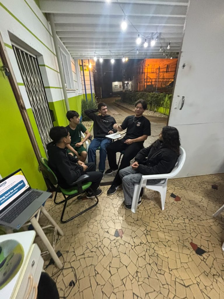 boys conversation table inFlux